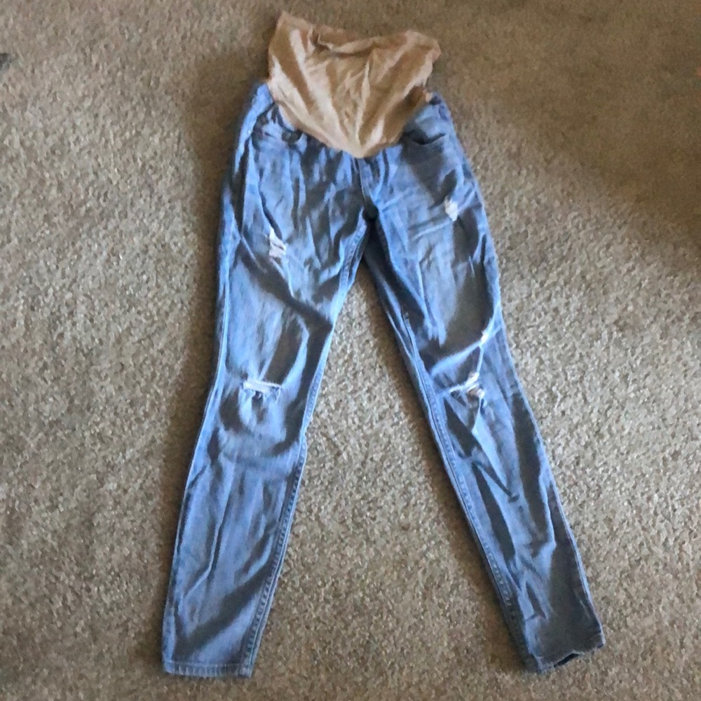 Distressed maternity jeans